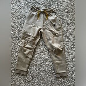 Nike Tech Youth Joggers/Sweatpants - Size Your Large